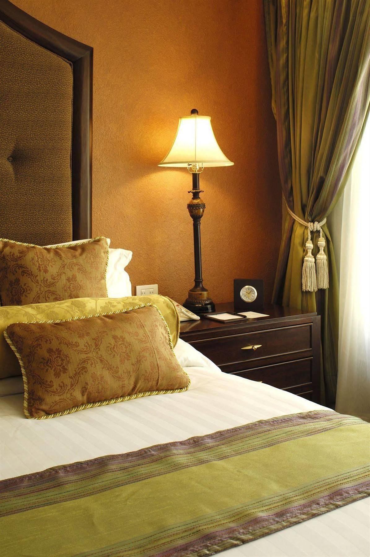 Hotel Celeste Makati 3*
